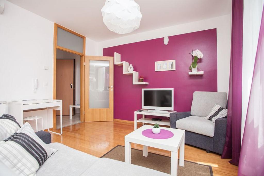 Kuvi Apartments Ровин Стая снимка