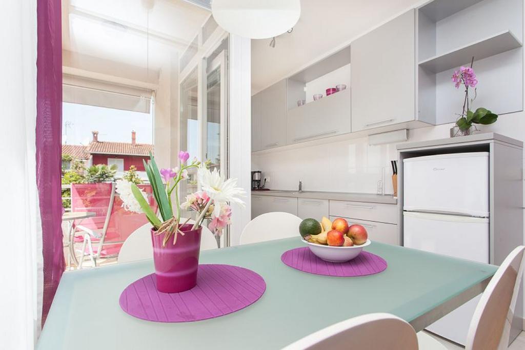 Kuvi Apartments Ровин Стая снимка