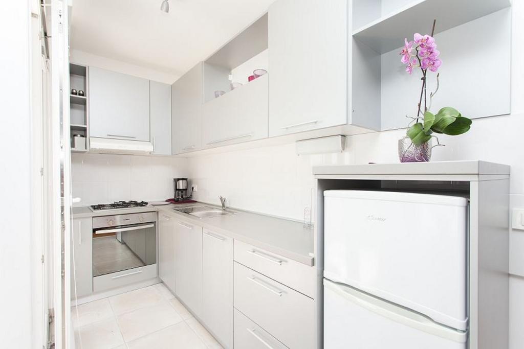 Kuvi Apartments Ровин Стая снимка