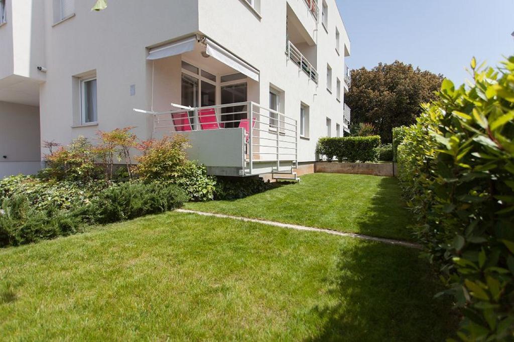 Kuvi Apartments Ровин Стая снимка