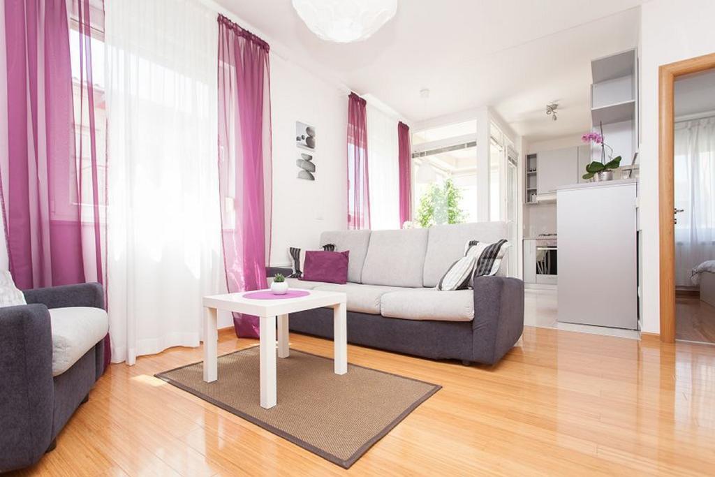 Kuvi Apartments Ровин Стая снимка